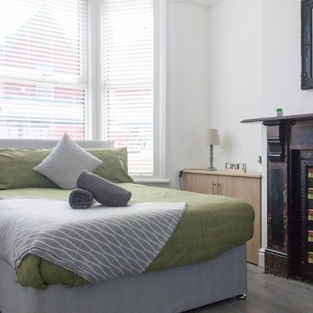 Boaler House, Modern 4 Bed House With Parking Sleeps 8 Villa Liverpool Bagian luar foto
