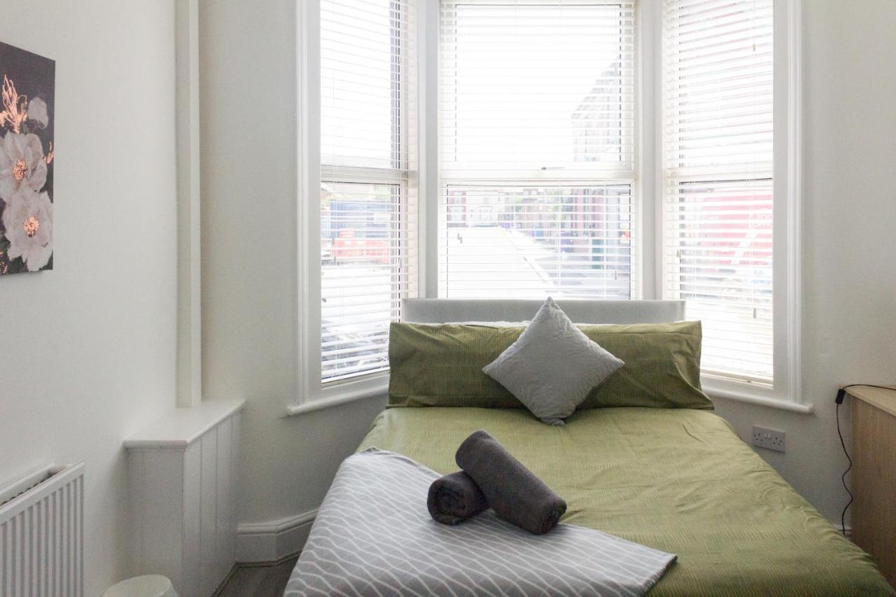 Boaler House, Modern 4 Bed House With Parking Sleeps 8 Villa Liverpool Bagian luar foto